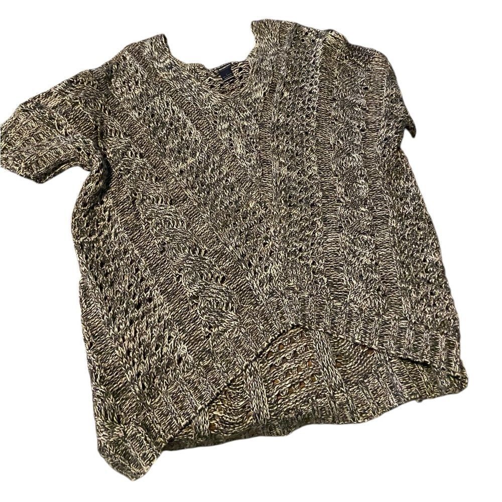 New directions shirt sleeved sweater like new size large excellent condition